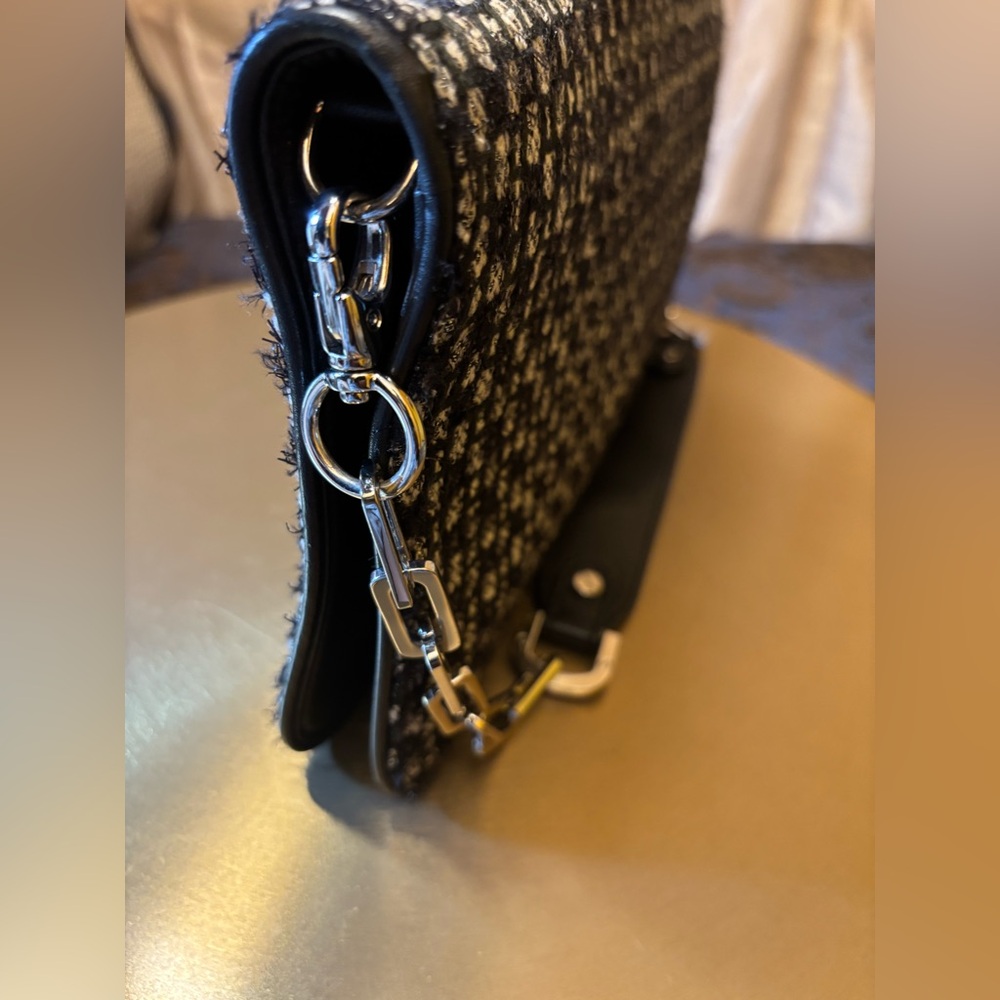 TORY BURCH REVA TWEED BAG/CLUTCH - Pre Owned - Great Condition - Picture 8 of 14